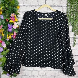 |🌼3/$30🌼Fashion Apparel Polka Dot Printed Long Bell Sleeve Top Size Medium